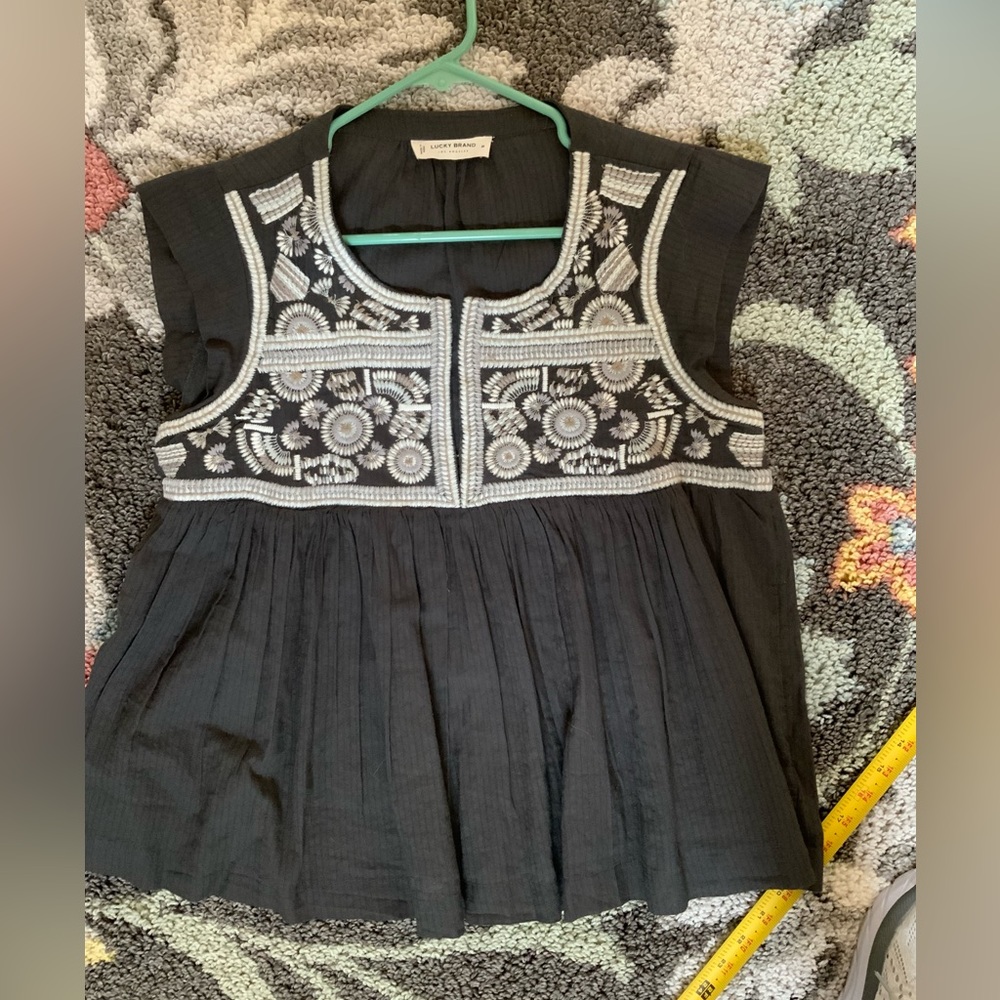 Lucky Brand top- size Medium